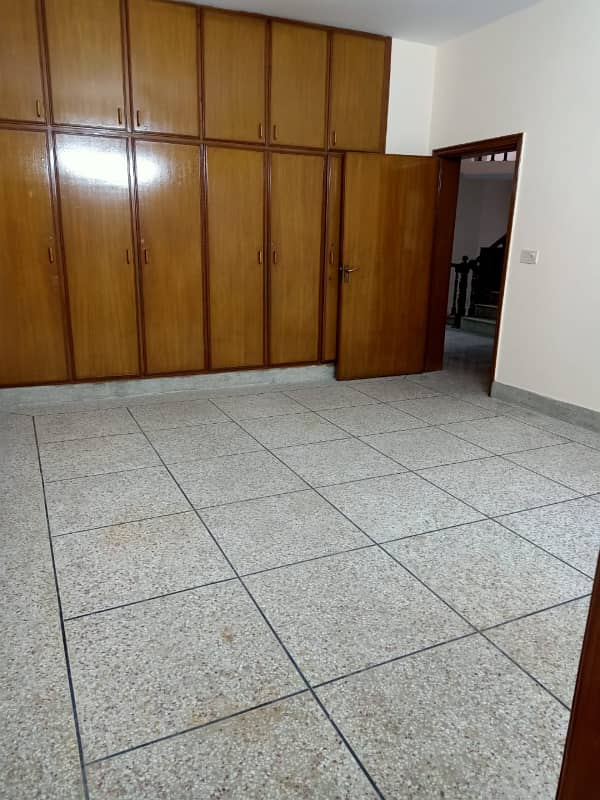 12 MARLA HOUSE FOR RENT IN JOHAR TOWN 0