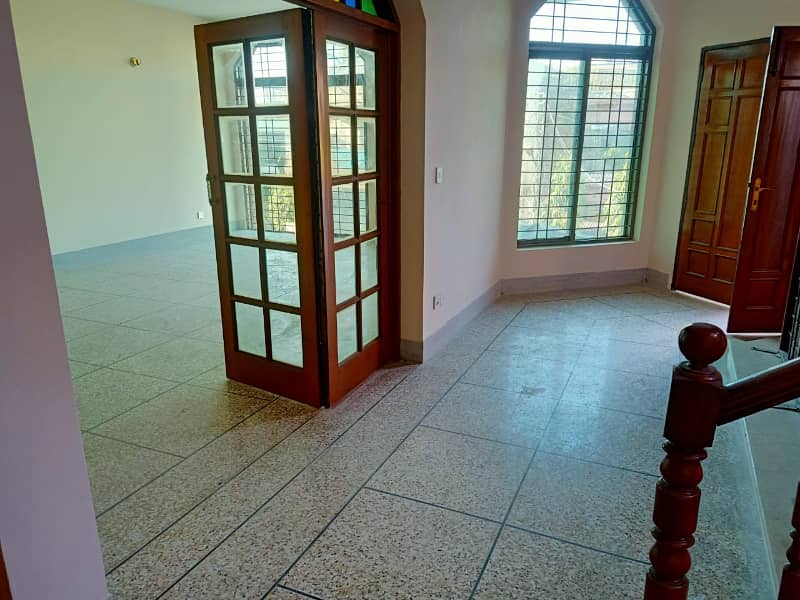 12 MARLA HOUSE FOR RENT IN JOHAR TOWN 6