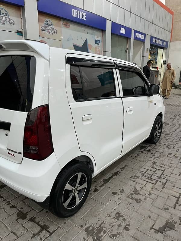 Suzuki Wagon R 2016 1