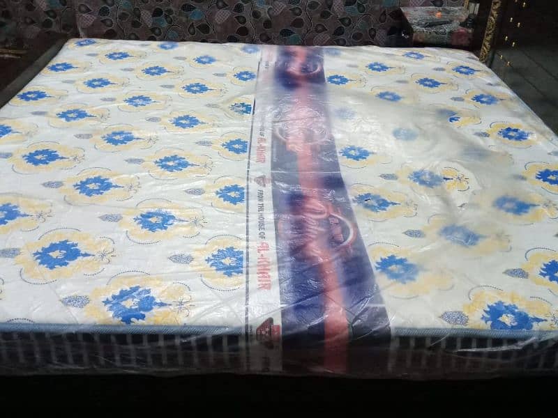 Deluxe Mattress in New Condition 4