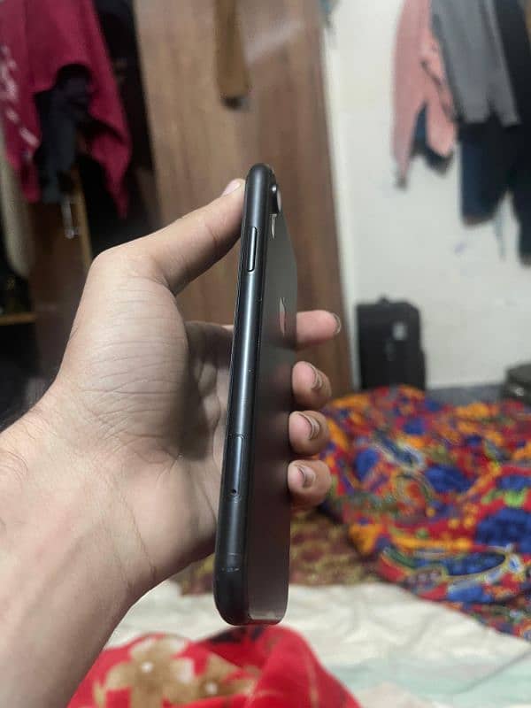 iPhone XR 64GB 2