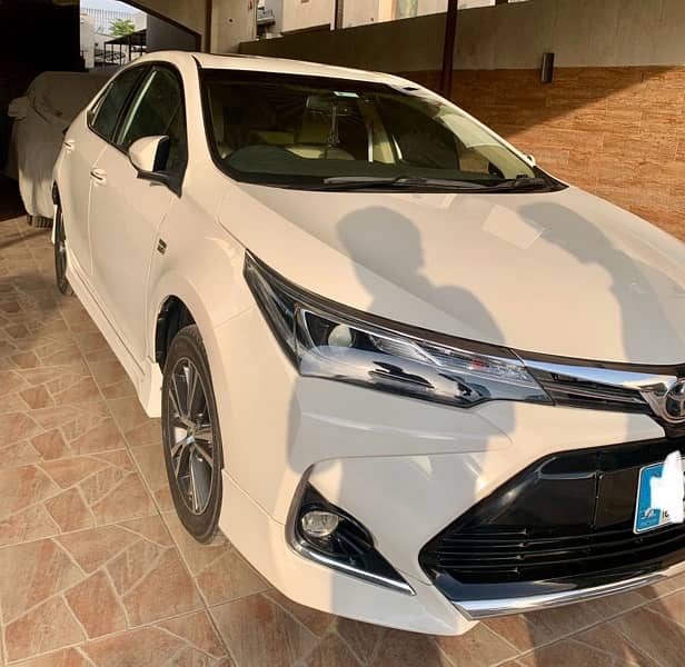 Toyota Altis Grande X 1.8 CVT-i Beige interior 2021 3