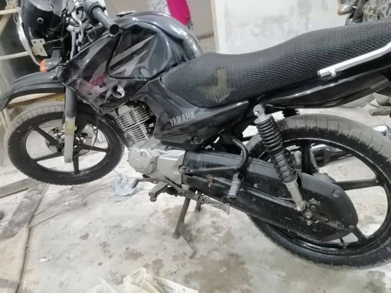 yamaha YBR 125 G 2016 model exellent condition everything perfect 3