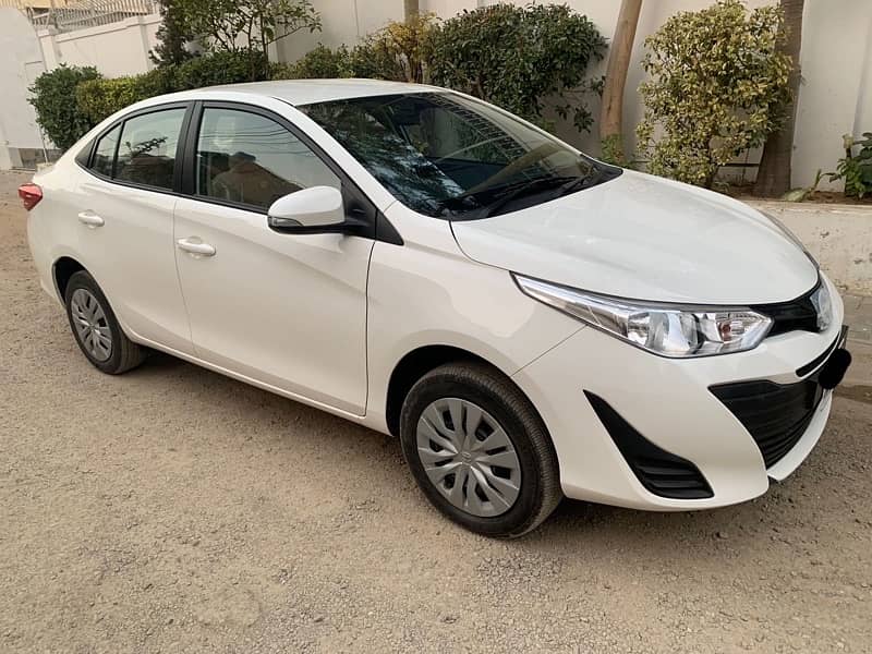 Toyota yaris 1.3 gli  2024 1