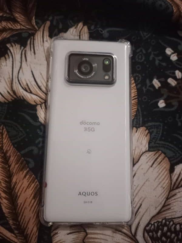 Sharp Aquos R6 2