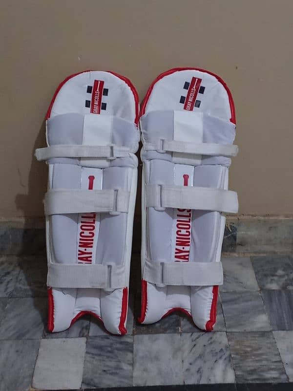 GRAY NICOLLS BATING PADS 1