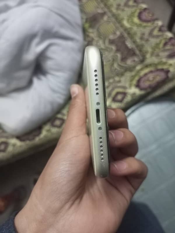 Iphone 11 64GB Factory Unlocked Non Pta 2