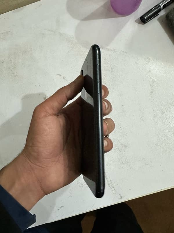 iPhone XR | 64GB | non pta 4