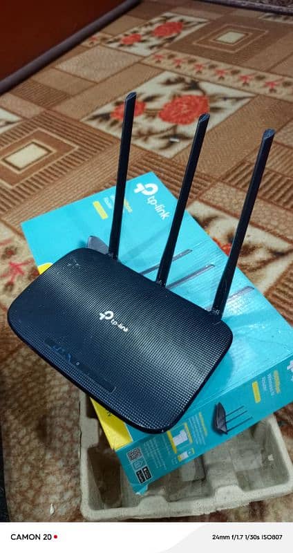 TP Link Router 450mbps used like a new 1