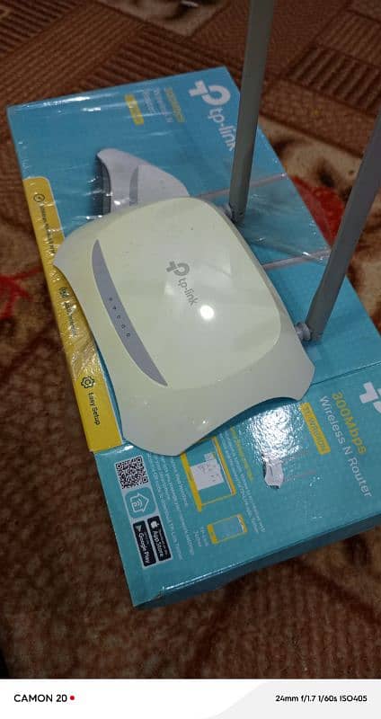 TP LINK ROUTER 300mbps used like a new 1