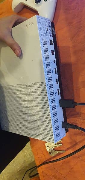 Xbox one s 1tb 4k 3