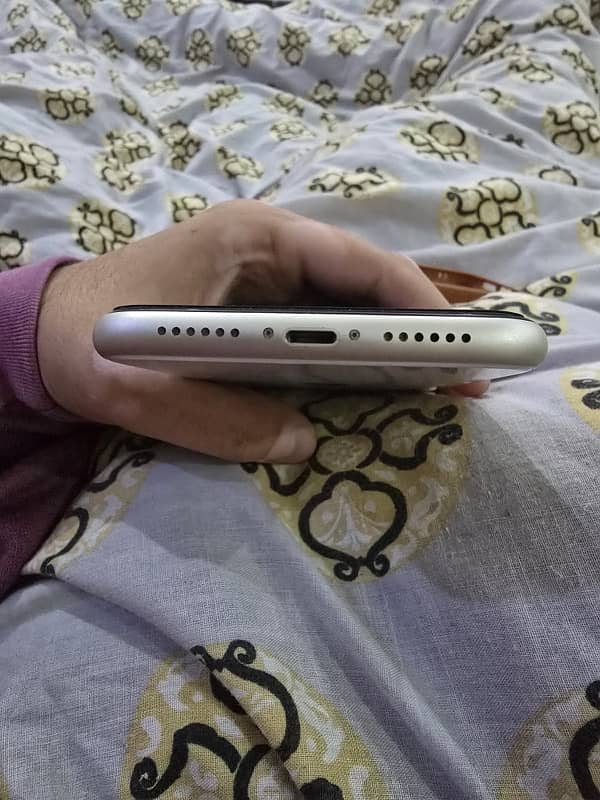 Apple Iphone 11 6