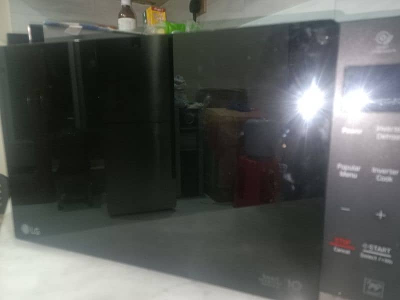 LG Microwave oven 1