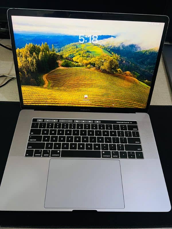 Macbook Pro 2018 15inch 0