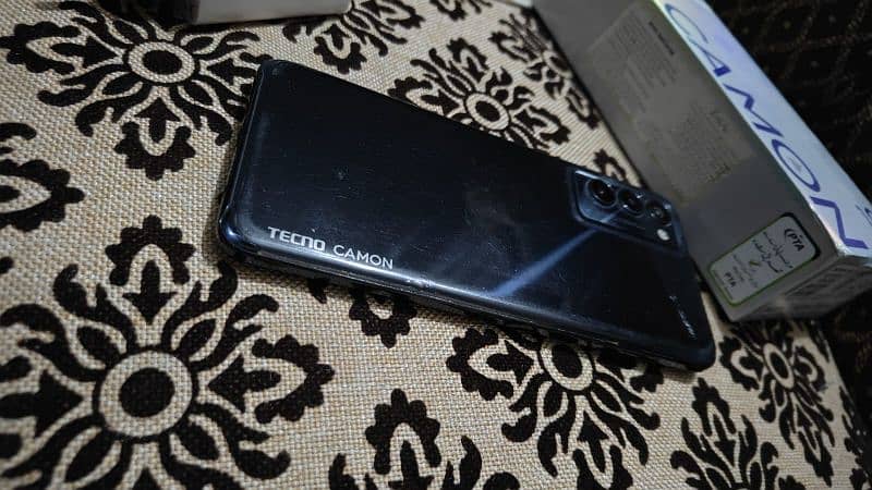 Tecno Camon 18p 9/10 condition. 8GB/128GB 3