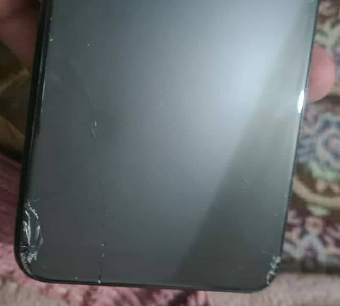 Poco f1 6/126Gb All ok screen crack but working dual sim PTApubg60fps 11