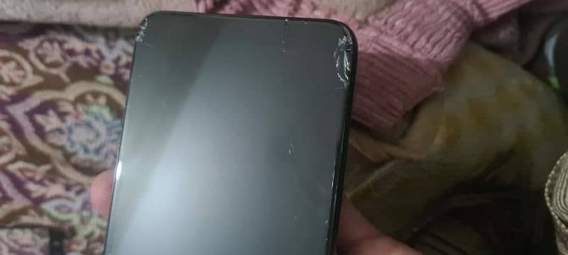 Poco f1 6/126Gb All ok screen crack but working dual sim PTApubg60fps 13