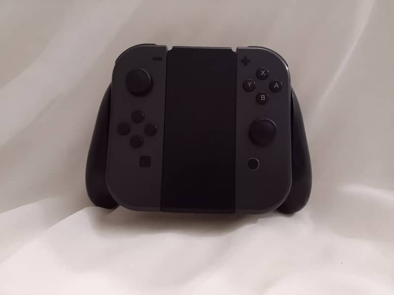 Used Nintendo switch v2 4