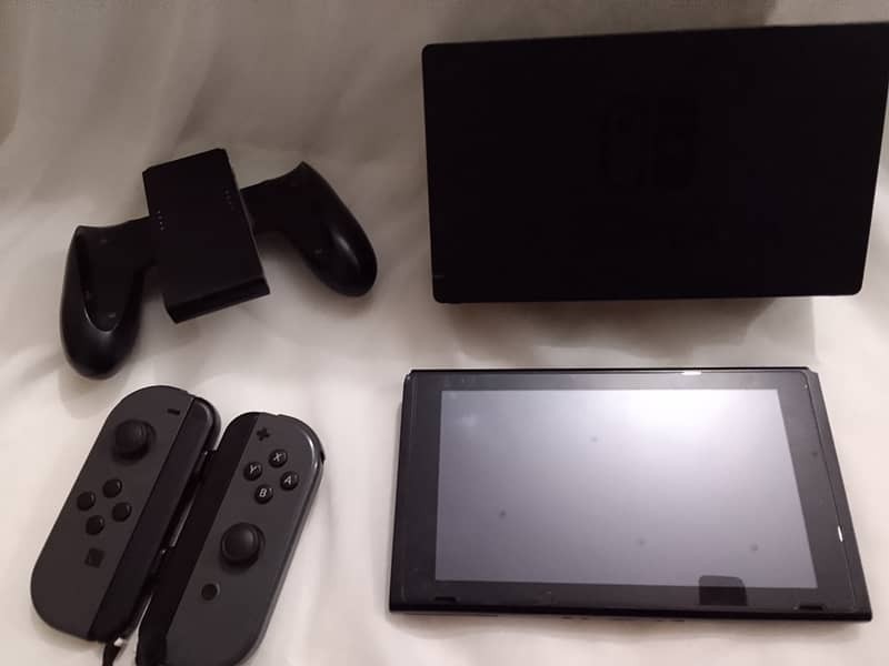 Used Nintendo switch v2 6