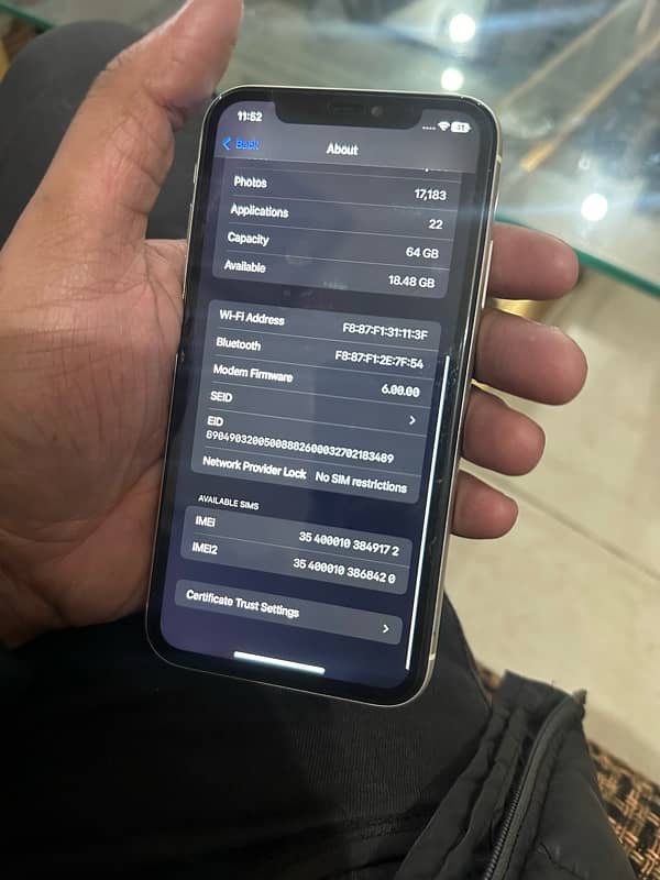 iPhone 11 64 GB factory unlock must read add 7