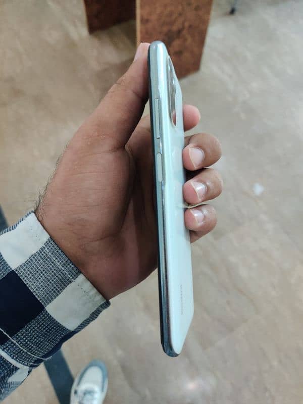 Xiaomi redmi note 10s. 8/128 for sale. 33 watt charger 2