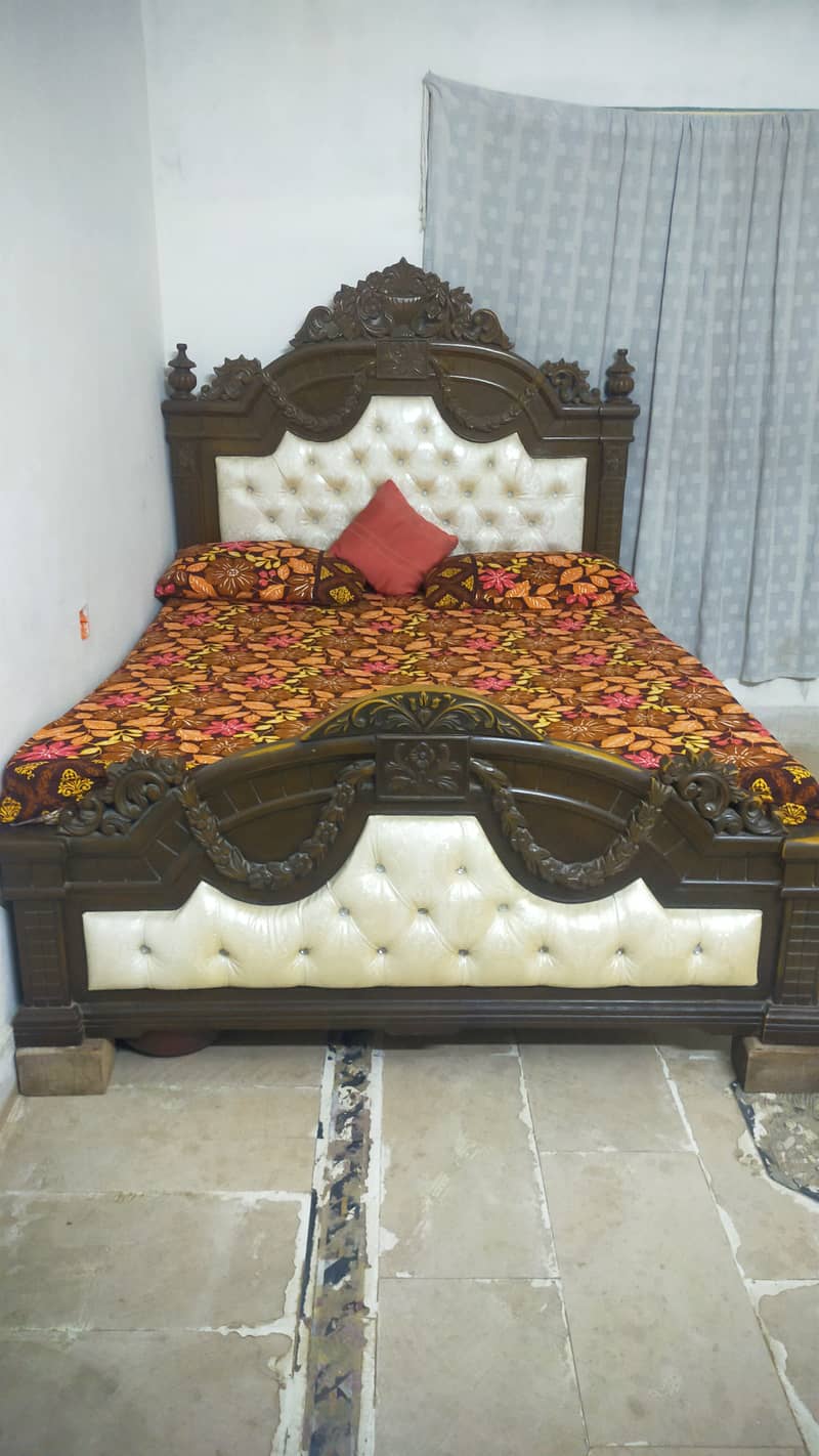 Queen bed dressing 4