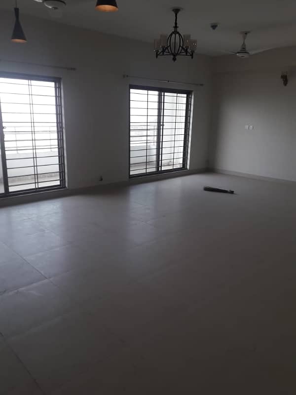 Brand New 13 Marla 4 Bedroom Flat for Sale in Askari -11 Lahore. 4