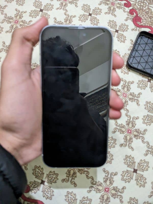 Iphone 15 128 Gb storage 10/10 condition 8