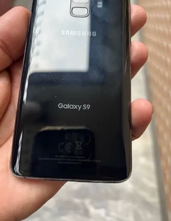 Samsung S 9 Ram 4 / 64 GB  available 7