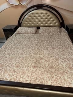 Double Bed with matress with 2 corners