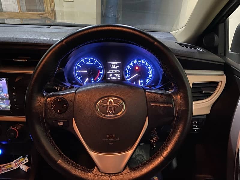 Toyota Corrolla  Altis Grande 2015 10