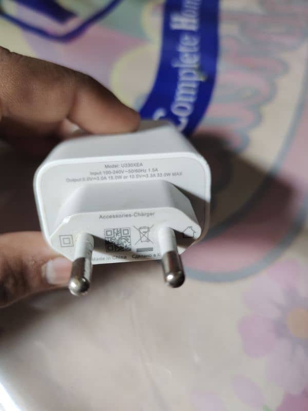 infinix 33watt original charger available only adaptor 1