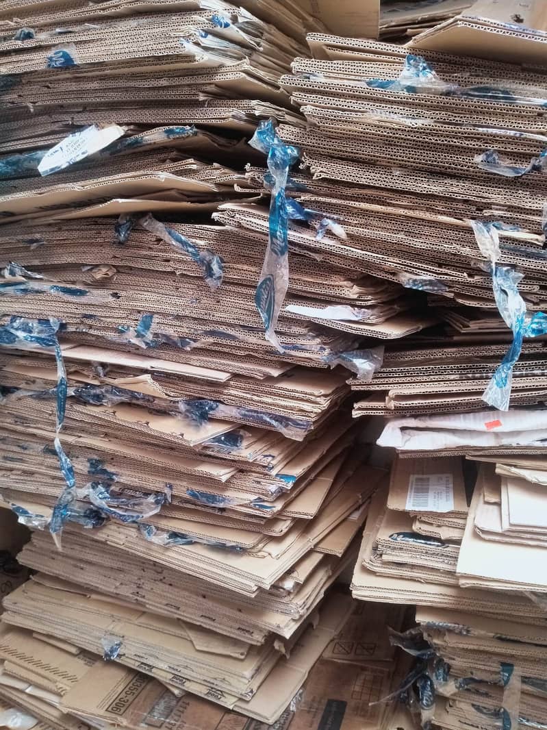 Used Cartons , good Condition, Different size, maximum 150 kg Avalable 0