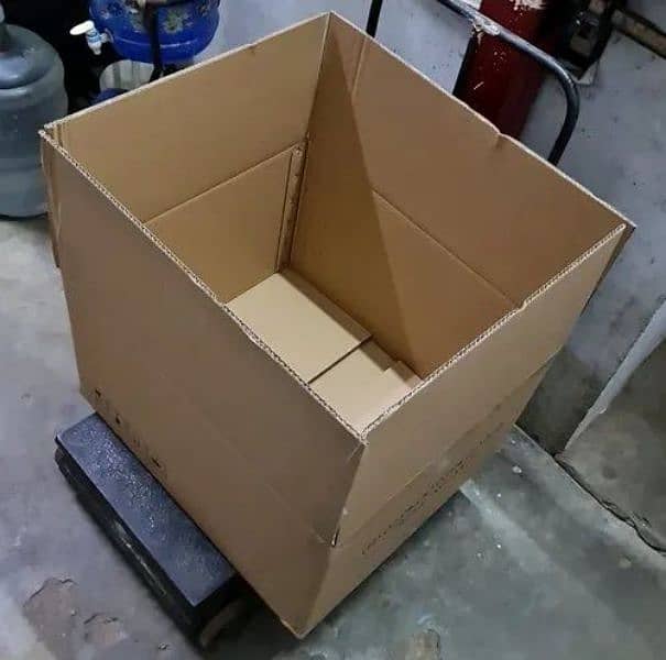 Used Cartons , good Condition, Different size, maximum 150 kg Avalable 2