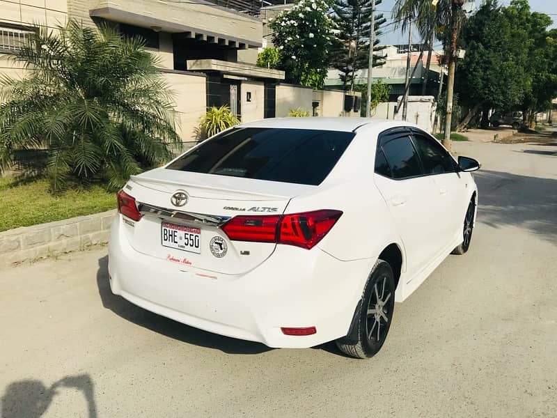 Toyota Corolla Altis 2015 3