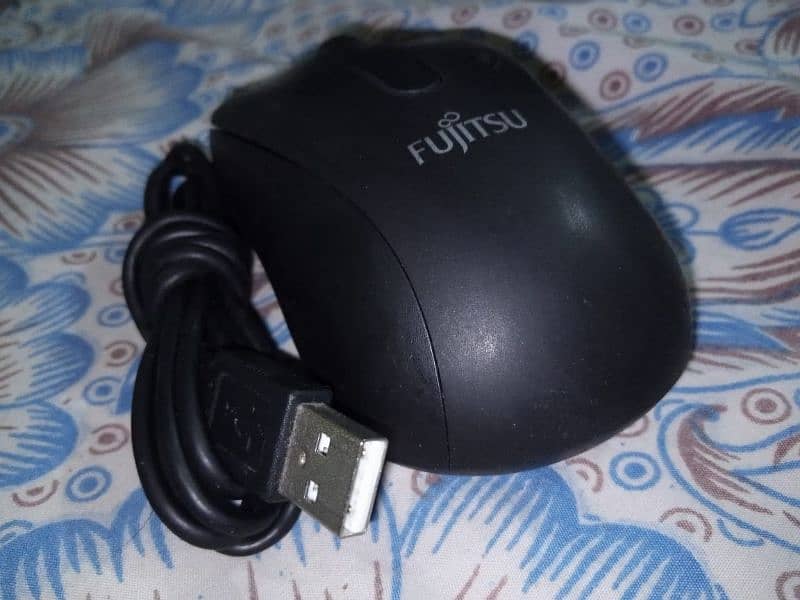 i am salling used like new branded mouse in cheap price 0