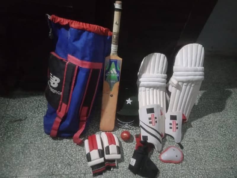 cricket hardball kit only used for 2 months in great condition 0