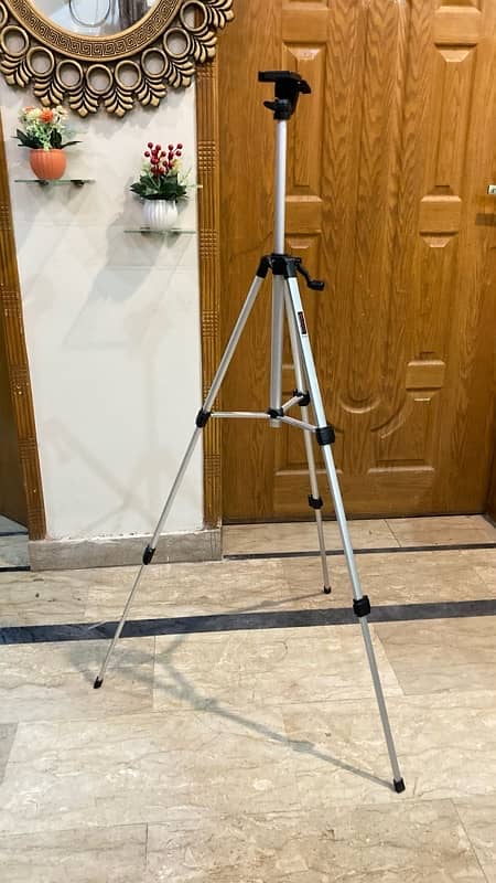 ALUMINUM TRIPOD FOR MOBILE PHONE /DSLR 1