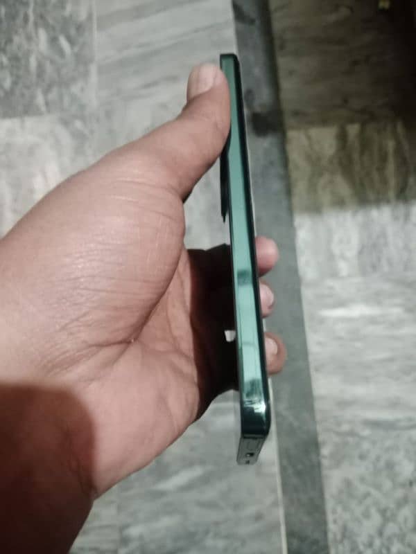 OPPO RENO 12 F  8+8 GB 256 GB  10 BY 10 14