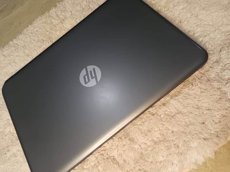 Hp laptop i5 new condition 2