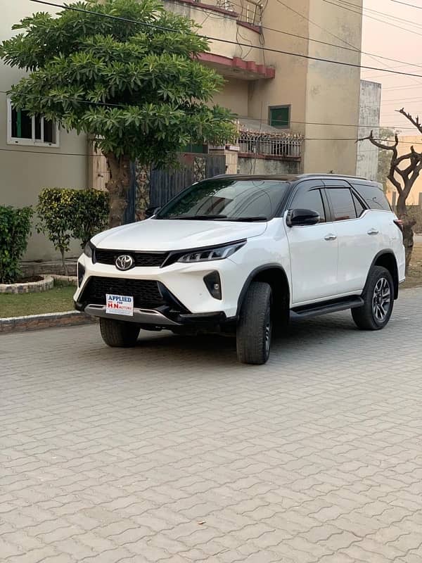 Toyota Fortuner Legender 2023 0