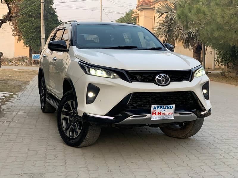 Toyota Fortuner Legender 2023 1