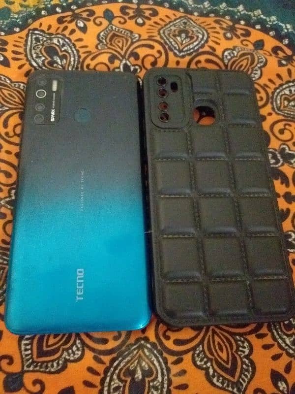 I'm selling my tecno spark 5 pro 4 64 5