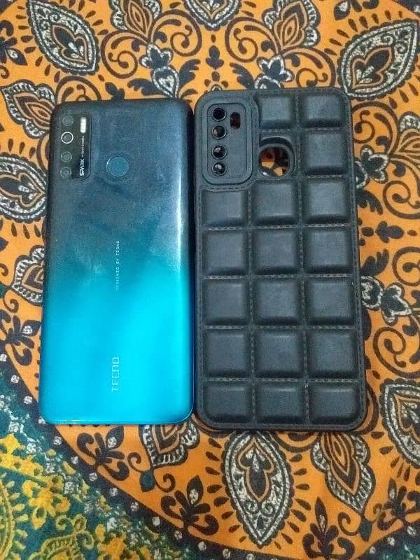 I'm selling my tecno spark 5 pro 4 64 8