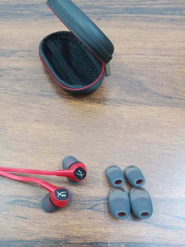 Hyperx cloud earbuds [brand new] 2