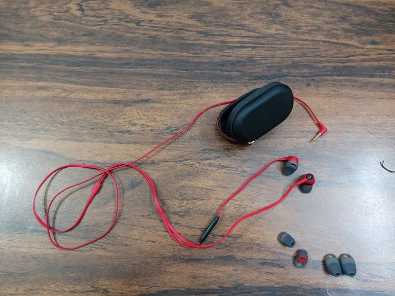 Hyperx cloud earbuds [brand new] 3