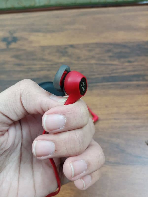 Hyperx cloud earbuds [brand new] 4