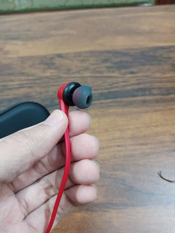 Hyperx cloud earbuds [brand new] 5