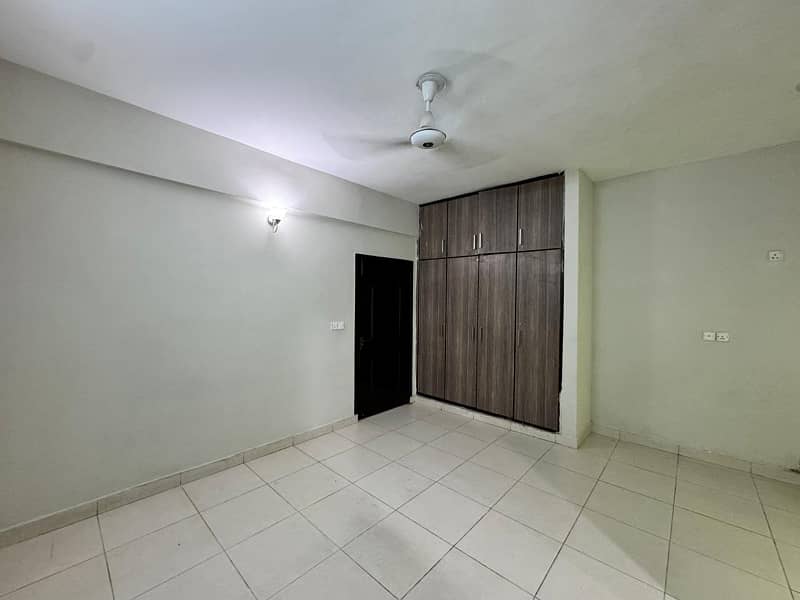 10 Marla Flat Is Available For Sale In Askari 11 At Super Hot Location With Gas 3