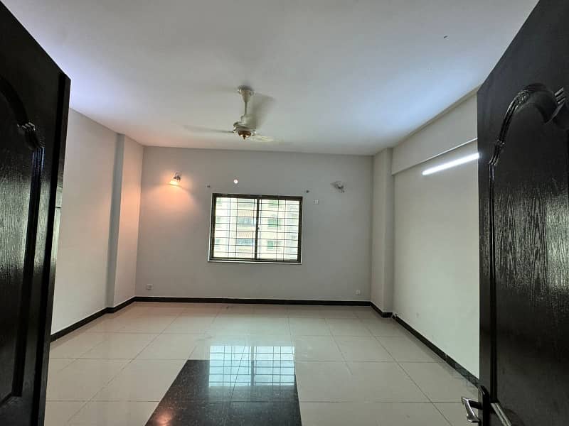 10 Marla Flat Is Available For Sale In Askari 11 At Super Hot Location With Gas 5